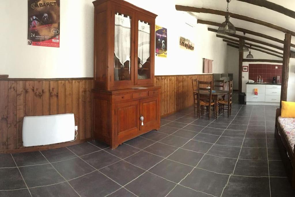 Logement Insolite Au Coeur D'Une Ecurie Arles Extérieur photo